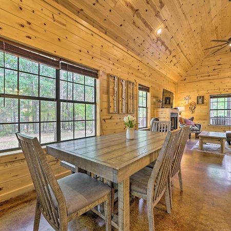 Cabin With Hot Tub And Games, 4 Mi To Beavers Bend! Broken Bow Esterno foto
