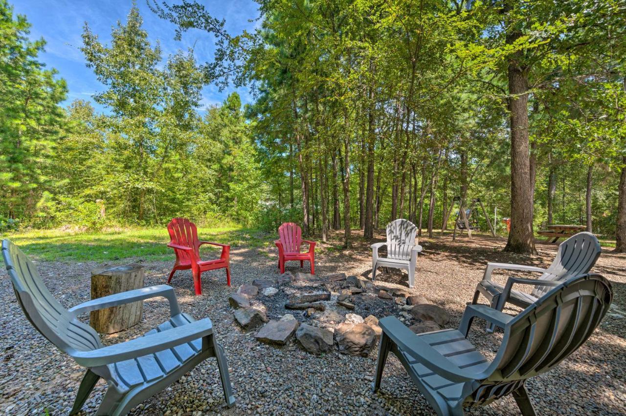 Cabin With Hot Tub And Games, 4 Mi To Beavers Bend! Broken Bow Esterno foto