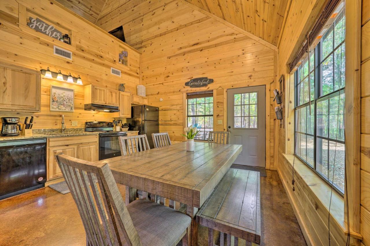 Cabin With Hot Tub And Games, 4 Mi To Beavers Bend! Broken Bow Esterno foto
