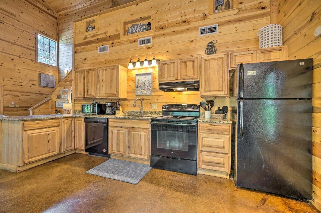 Cabin With Hot Tub And Games, 4 Mi To Beavers Bend! Broken Bow Esterno foto