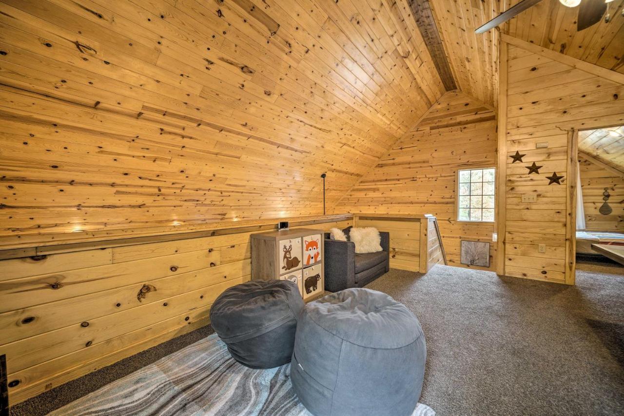Cabin With Hot Tub And Games, 4 Mi To Beavers Bend! Broken Bow Esterno foto