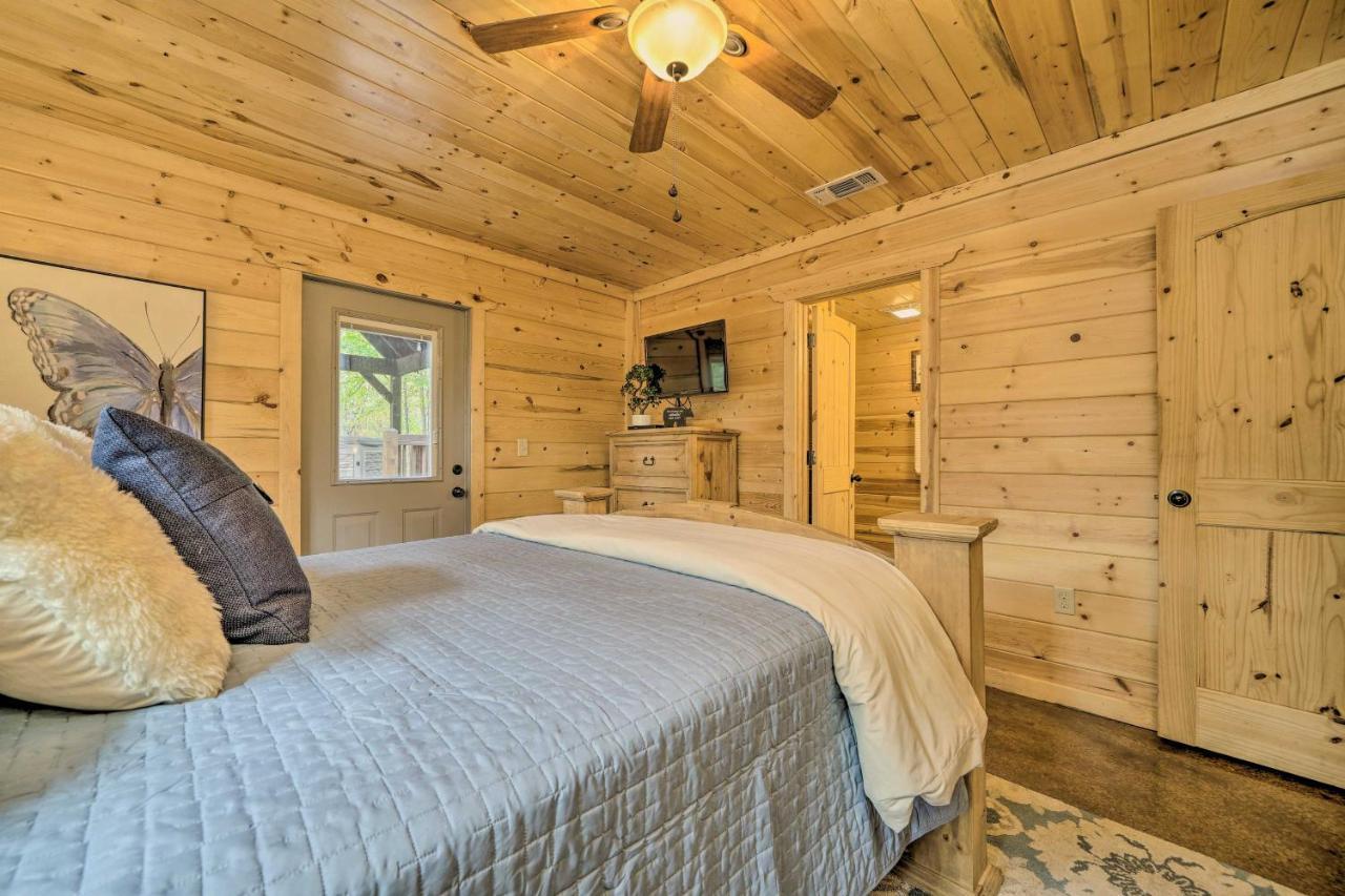 Cabin With Hot Tub And Games, 4 Mi To Beavers Bend! Broken Bow Esterno foto