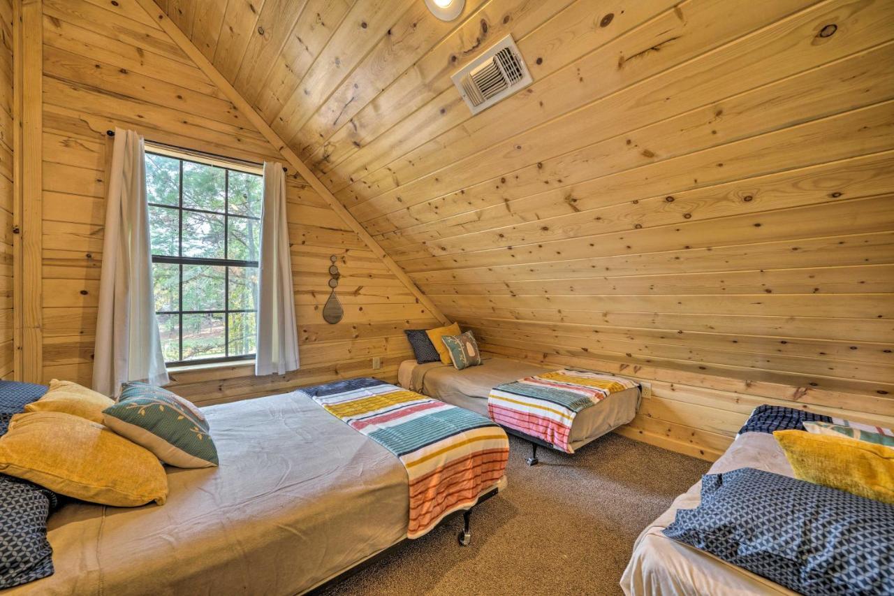 Cabin With Hot Tub And Games, 4 Mi To Beavers Bend! Broken Bow Esterno foto