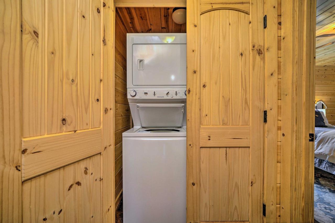 Cabin With Hot Tub And Games, 4 Mi To Beavers Bend! Broken Bow Esterno foto