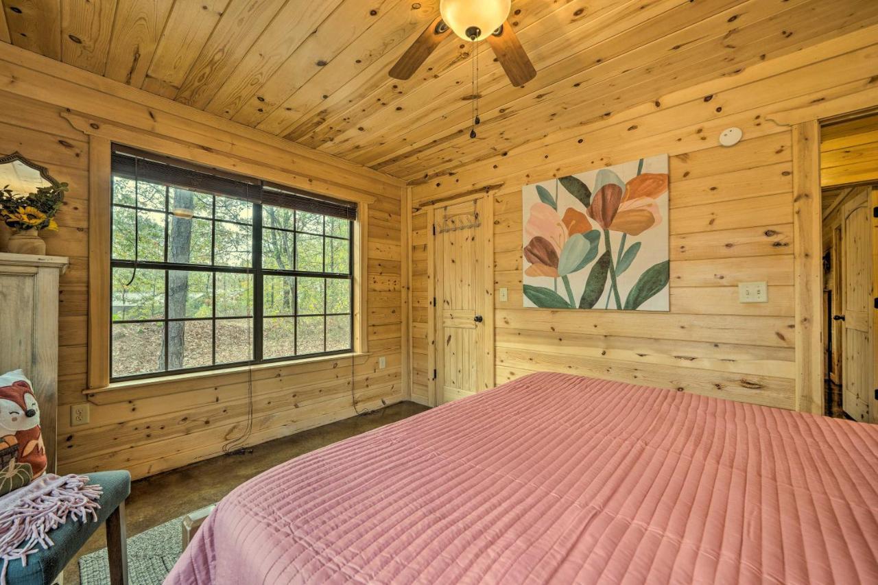 Cabin With Hot Tub And Games, 4 Mi To Beavers Bend! Broken Bow Esterno foto