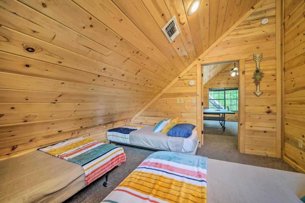 Cabin With Hot Tub And Games, 4 Mi To Beavers Bend! Broken Bow Esterno foto